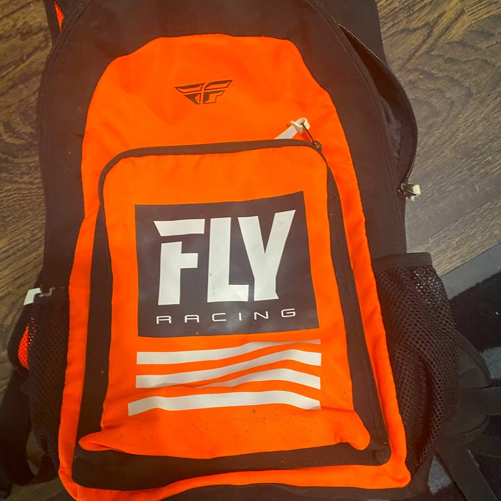 Fly racing backpack